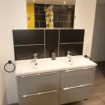 Logement Spacieux Rez-de-chaussee, Jardin, Stationnement Devant, A 5 Minutes A Pied Du Centre De Sarlat-la-Canéda